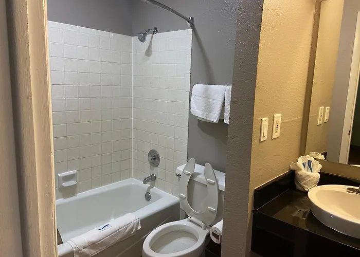 Hotel At Exit 6 2*